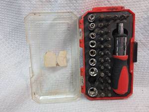 lot 292 image: A-Tough 17 Piece Ratcheting Screwdriver Set