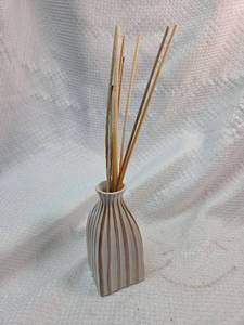 lot 300 image: Striped Ceramic Reed Diffuser