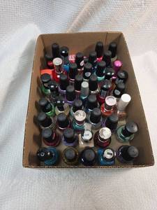 lot 326 image: Large Nail Polish Collection - Mixed Brands