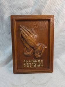 lot 327 image: Wooden Praying Hands Wall Plaque