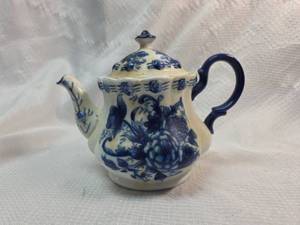 lot 329 image: Blue and White Floral Porcelain Teapot