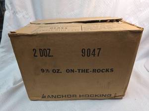 lot 345 image: Anchor Hocking 9.5oz On-The-Rocks Glasses