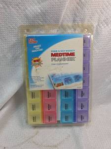 lot 347 image: Ezy Dose Four-A-Day Weekly Medtime Planner