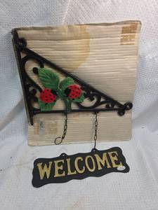lot 348 image: Ladybug Welcome Sign with Decorative Bracket