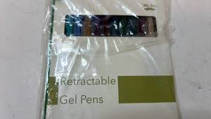 lot 68191 image: Retractable Gel Pens Set - Retail $12
