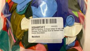 lot 68252 image: 600 Pack Rainbow Party Balloons - Retail $15