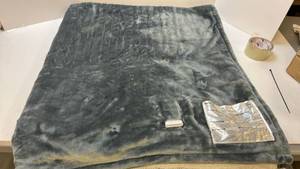 lot 68304 image: Bedsure Electric Heating Blanket 50x60 - Retail $25