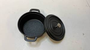 lot 68310 image: Mini Cast Iron Dutch Oven  - Retail $20