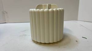 lot 68368 image: Anyofax Large White Makeup Organizer - Retail $12