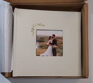 lot 61785 image: Elegant Linen Photo Album - 200 Acid-Free Pockets for 4x6 Pics - Perfect for Weddings & Gifts