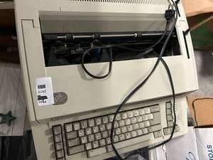 lot 2812 image: IBM Model M Mechanical typewriter