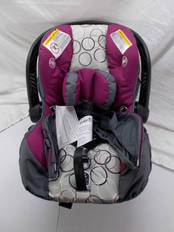 lot 1368 image: Eveflo infant carseat