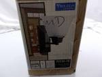 lot 1401 image: wall mount fixture