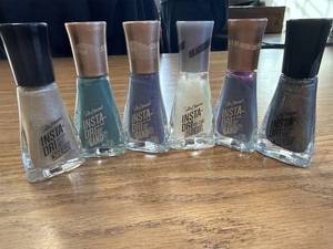 lot 392 image: Six pack of Sally Hanson Insta dry nail polish