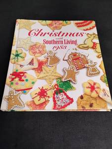 lot 1630 image: Southern Living Christmas Book 1983