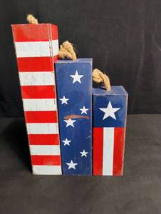 lot 1637 image: Patriotic Wooden Block Set