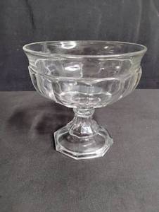 lot 1639 image: Crystal Glass Champagne Coupe Set