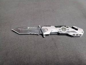 lot 1672 image: Smith & Wesson Tactical Folding Knife