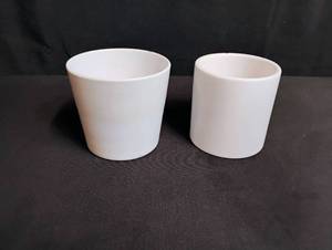 lot 1681 image: White Ceramic Cylindrical Tea Cups - Set of 2