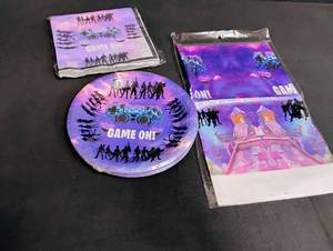 lot 1717 image: Gaming Party Plates and Napkins Set