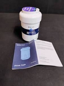 lot 1724 image: Glacier Fresh GF-MWF Refrigerator Water Filter