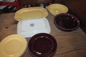 lot 3459 image: Vtg. J&G Meakin Ironstone Platter & More