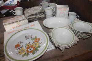 lot 3462 image: Vtg. Made in Japan Stoneware Dishes some NIB