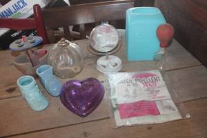 lot 3478 image: NIP Vtg. Scarf, Trinket Heart & More