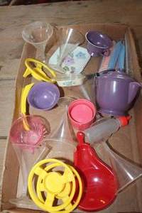 lot 3492 image: Vintage Childs Dishes