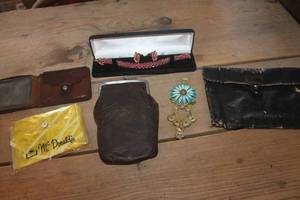 lot 3494 image: Vtg. Jewelry Set, Wallets & More