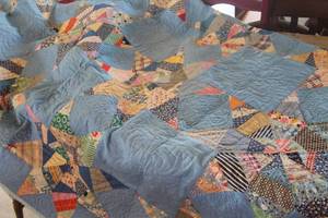 lot 3497 image: Antique Handstitched Quilt 70 x 80