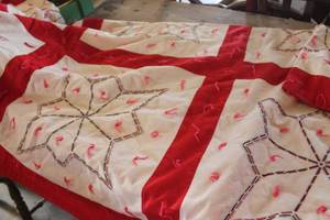 lot 3501 image: Vintage Tied Quilt 60 x 70