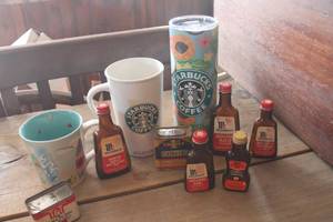lot 3522 image: Vtg. Spice Tins, Starbucks Coffee Cups & More