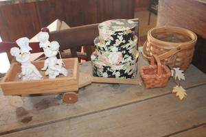 lot 3549 image: Vtg. Candle Stick Holders & More Home Dcor