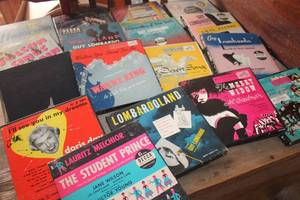 lot 3557 image: Lg. Lot of Vintage 45 Records