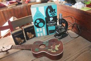 lot 3560 image: Vtg. Microscope untested and More