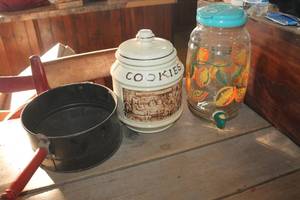 lot 3568 image: Vintage Cookie Jar and More