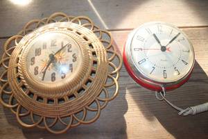 lot 3570 image: Vintage Clocks untested