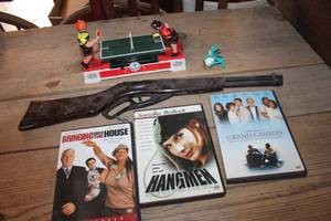 lot 3572 image: Vintage Toy Pop Gun and More