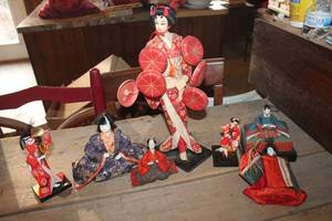 lot 3574 image: Vintage Asian Figurines