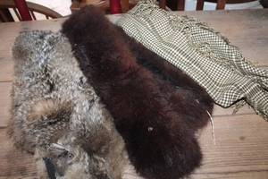 lot 3575 image: 2 Vintage Fur Collars and More