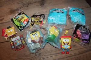 lot 3586 image: NIP Sponge Bob Square Pants McDonlds Toys & More