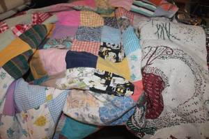 lot 3589 image: Vtg. Double Sized Quilt and More