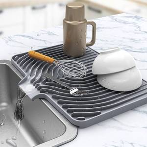 lot 2246 image: Kitchen Drying Mat for sink with a bulged edge,10141820Silicone Dish Drying Mat with built-in Drain Spout, Rubber Dish Mat for Kitchen (18�12gray)