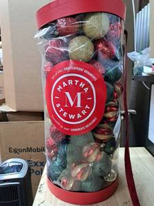 lot 3506 image: Martha Stewart 100-Piece Shatterproof Ornament Set
