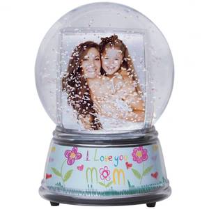 lot 11579 image: Neil Enterprises Inc. Create Your Own Photo Snow Globe