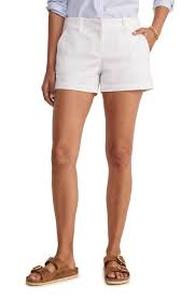 lot 2241 image: Womens white short shorts size S