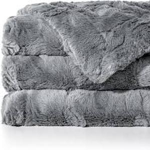 lot 5266 image: King size blanket color gray with two gray pill cases