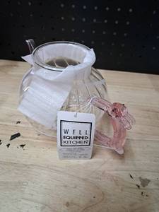 lot 4237 image: Well Equipped Kitchen Glass Teapot with Infuser
