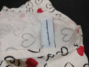 lot 5389 image: Cupcakes and Cashmere Heart Pattern Apron